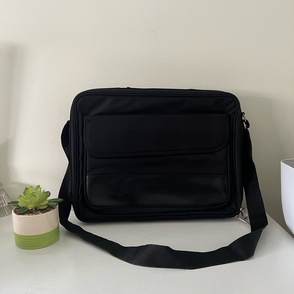 Init Laptop Bag/Briefcase - Picture 1 of 6